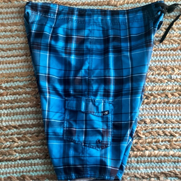 O’Neill Royal Blue & Black Plaid Board Shorts 38” - Picture 1 of 6